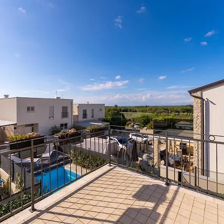 Summer Villa *